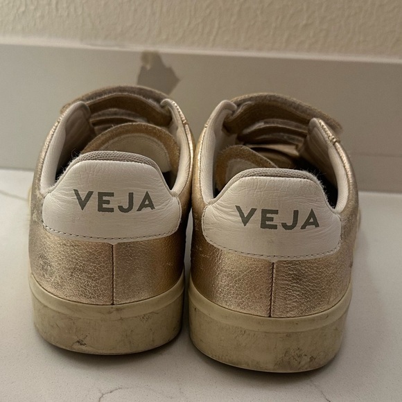 VEJA Gold Velcro Sneakers - Picture 4 of 6